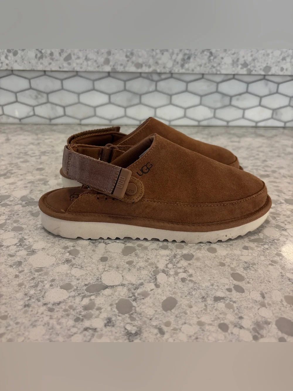 UGG KIDS GOLDENSTAR CLOG, SIZE 3